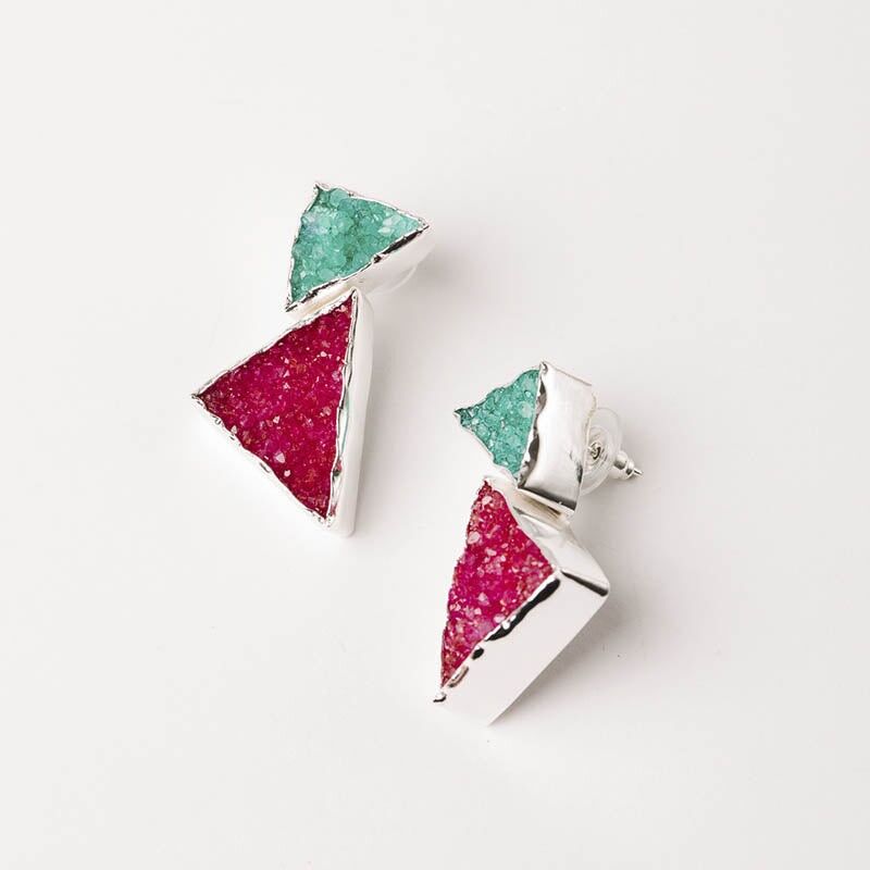 Debod Ed Ohrringe. Limitiertes Silbergrün und Burgunderrosa