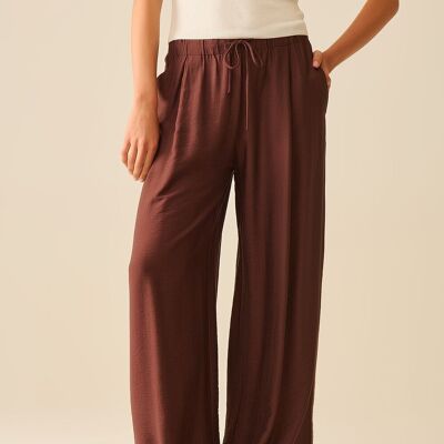 Pantalon marron à jambe large en tissu viscose léger