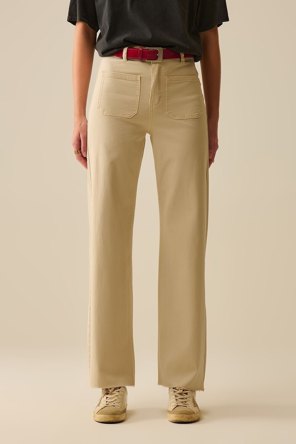 pantaloni a gamba larga con tasche anteriori in beige