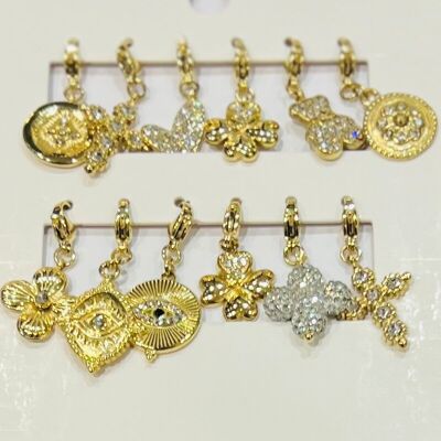 Plaquette 12 pendentifs médailles acier amour et chance