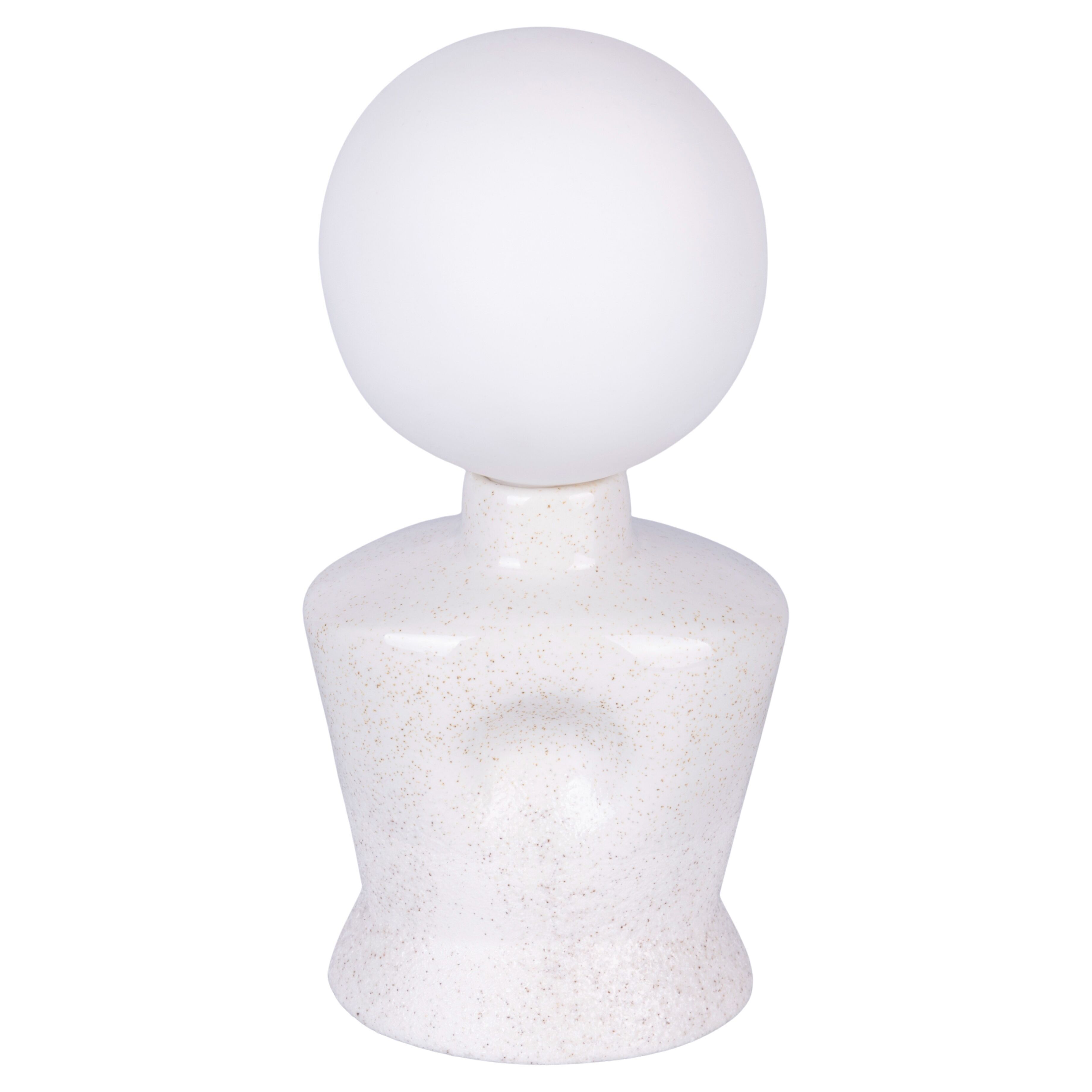 Lampe globe LED à piles en grès h. 18 cm, base brute