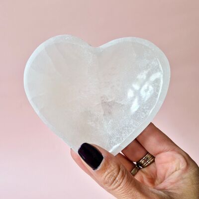 Ciotola a forma di cuore in selenite – 10 cm | Purificazione e riposo
