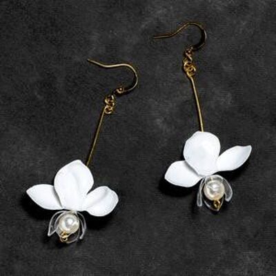 Pendientes elegantes de orquídeas blancas