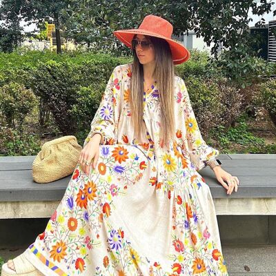 Langes beiges Viskosekleid mit Blumenmuster