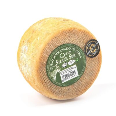 Medium-sized semi-cured goat cheese | Sierra Sur Cheeses