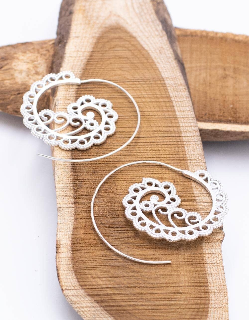 Orecchini etnici rotondi fatti a mano | Icoting in ottone placcato argento