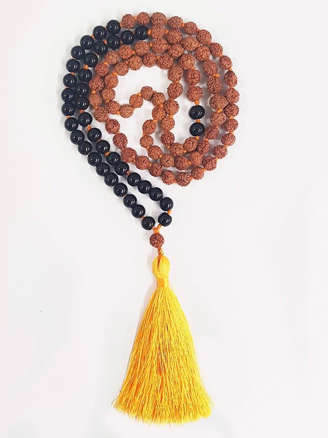 Yoga Studio Rudraksha con perline di mala stella nera