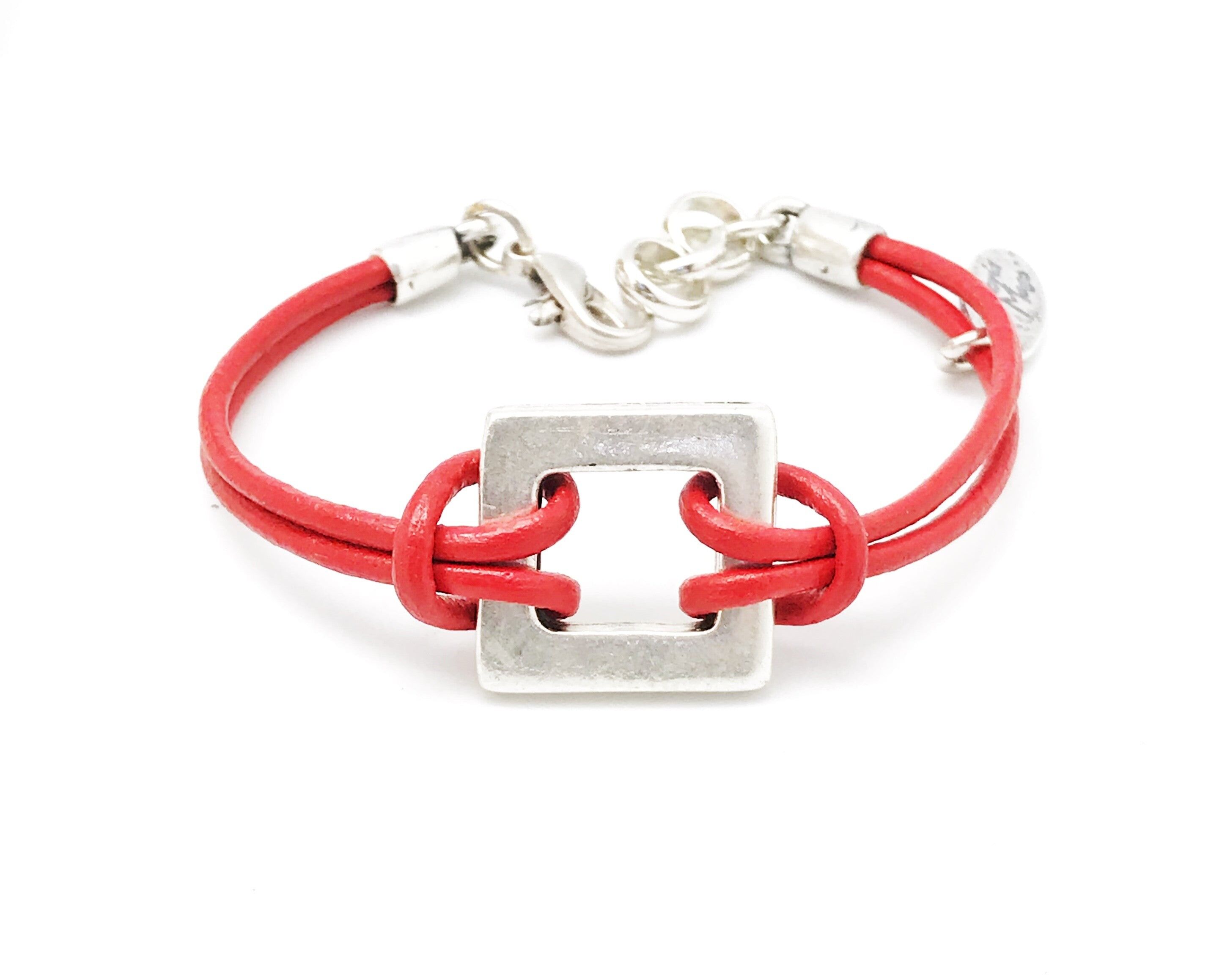 Bracciale Gloria Mago in pelle rossa e quadrato placcato argento