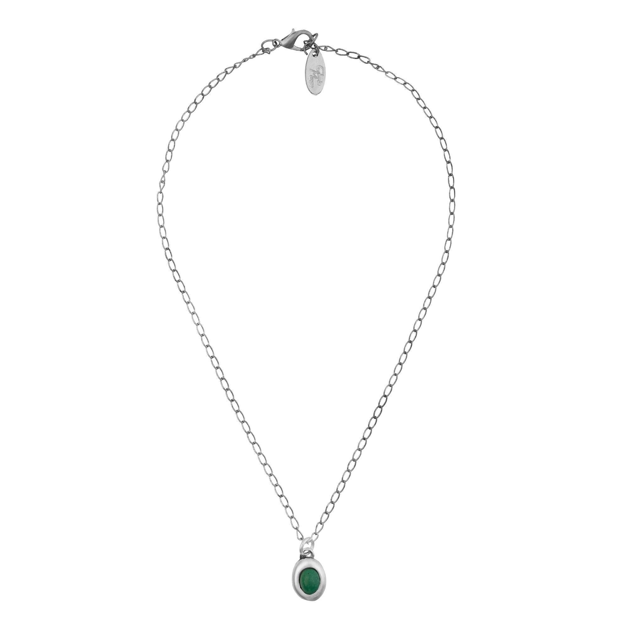 Halskette aus smaragdharzbeschichtetem Silber