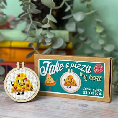 Kit de punto de cruz Mini Matchbox 'Toma una pizza mi corazón'
