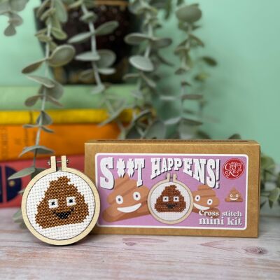 ´¡¡¡La mierda pasa!!!' Kit de punto de cruz Mini Matchbox