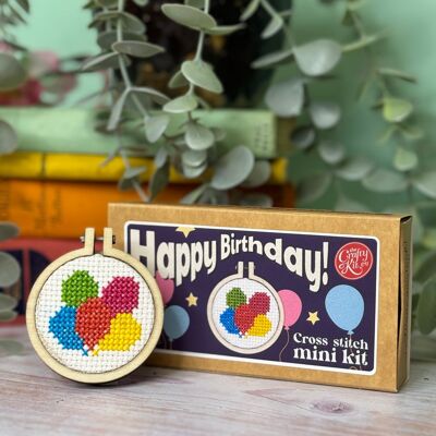 ‘Happy Birthday!' (palloncini) Mini Matchbox Kit Punto Croce