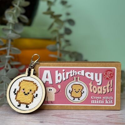 ' Un toast d'anniversaire !Kit de point de croix Mini Matchbox