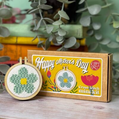 Kreuzstichset „Alles Gute zum Muttertag“ (Blume) in Mini-Streichholzschachtel
