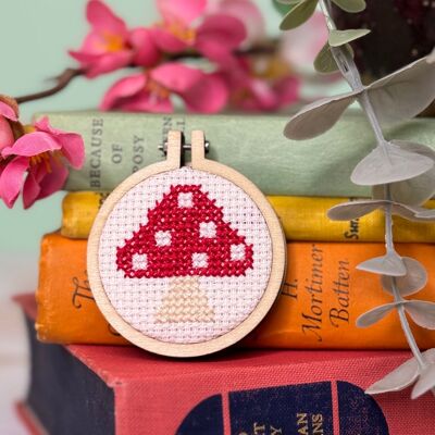 ´Eres un hongo!' Kit de punto de cruz Mini Matchbox