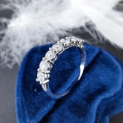 Bagues scintillantes en moissanite semi-éternité