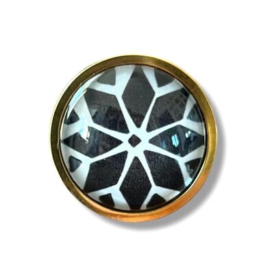 Anillo de mandala blanco y negro con acabado dorado o plateado