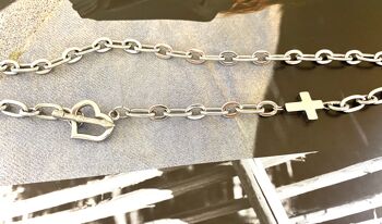 Collier en acier inoxydable avec breloque texte et cadenas en forme de cœur 3
