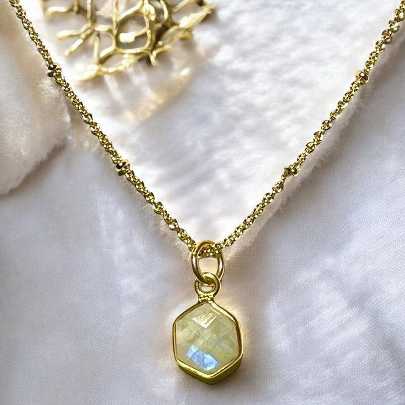 Pendente "GABRIELLA" in oro zecchino e pietra di luna