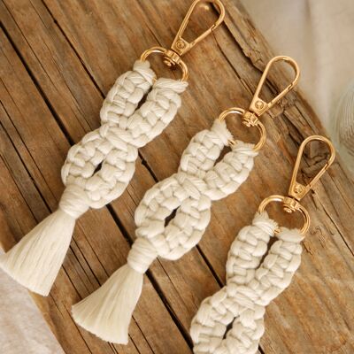 Macrame Keychain – Infinity Pattern