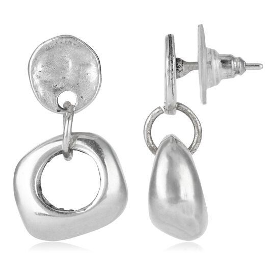 Orecchino pendente irregolare in zama placcata argento