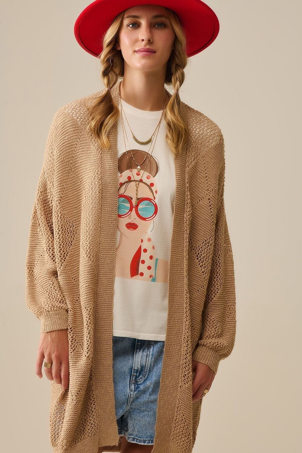 White T-shirt made in Italy with a vintage girl graphic