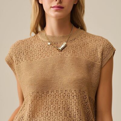 Pull camel en maille douce et ouverte et manches tombantes