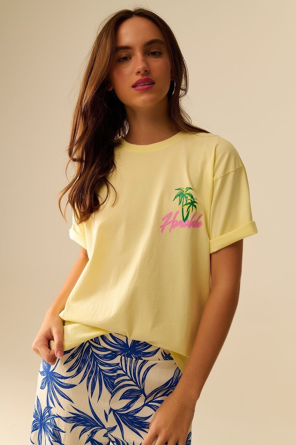 Yellow t-shirt made in Italy with Honolulu graphic