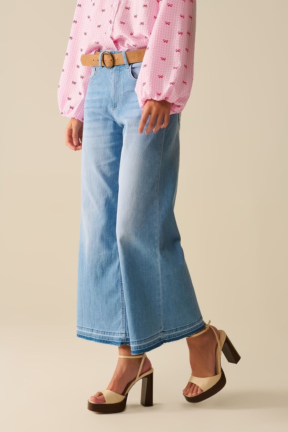 Wide-leg ankle jeans with light wash