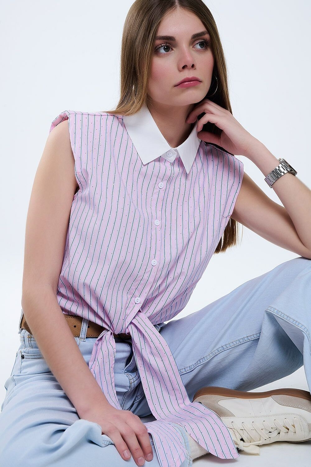 Top corto rosa senza maniche con nodo frontale