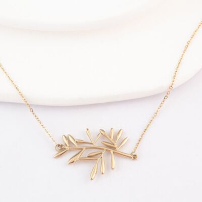 Collier de branches enracinées et montantes