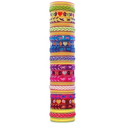 Bracelets en similicuir et textile, faits à la main avec broderie de fleurs de différentes couleurs.