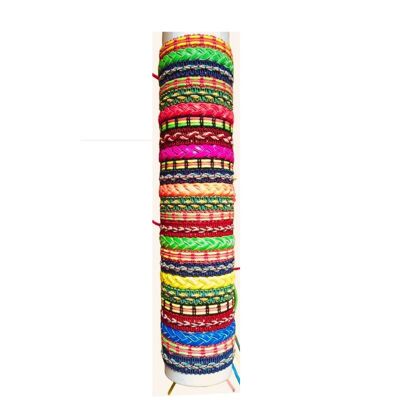 Pulseras variadas a mano fabricadas en polipiel grabados en colores variados
