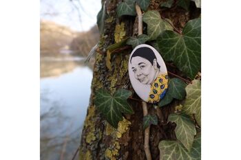 Broche culturelle Femmes - Cesária Evora 3