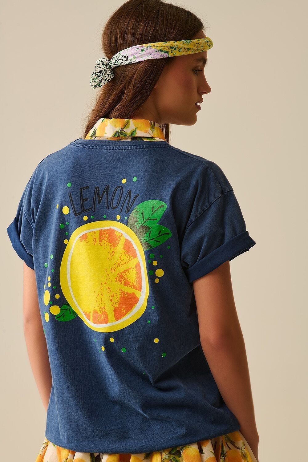 Marineblaues T-Shirt mit Zitronen-Grafik, hergestellt in Italien