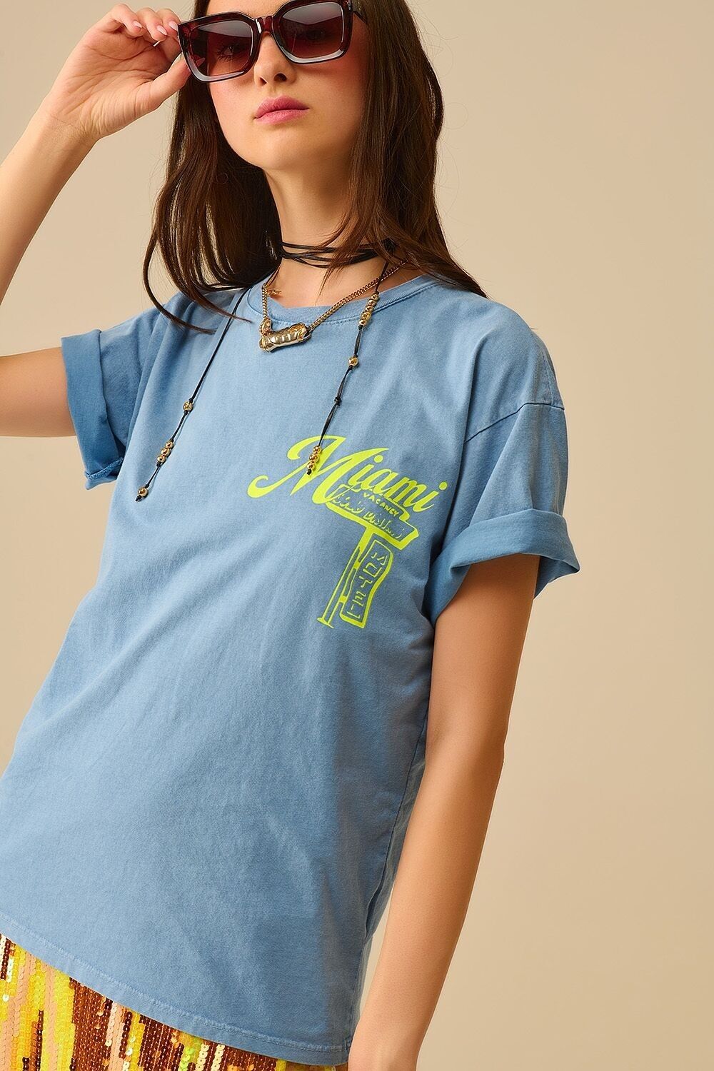 T-shirt blu con stampa del logo Miami in giallo