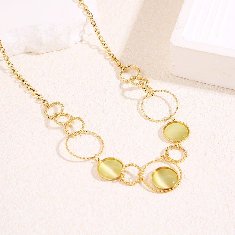 Collana a catena rotonda con 3 pietre verdi occhio di gatto