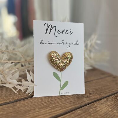 Biglietto "Grazie per avermi aiutato a crescere" con spilla a forma di cuore