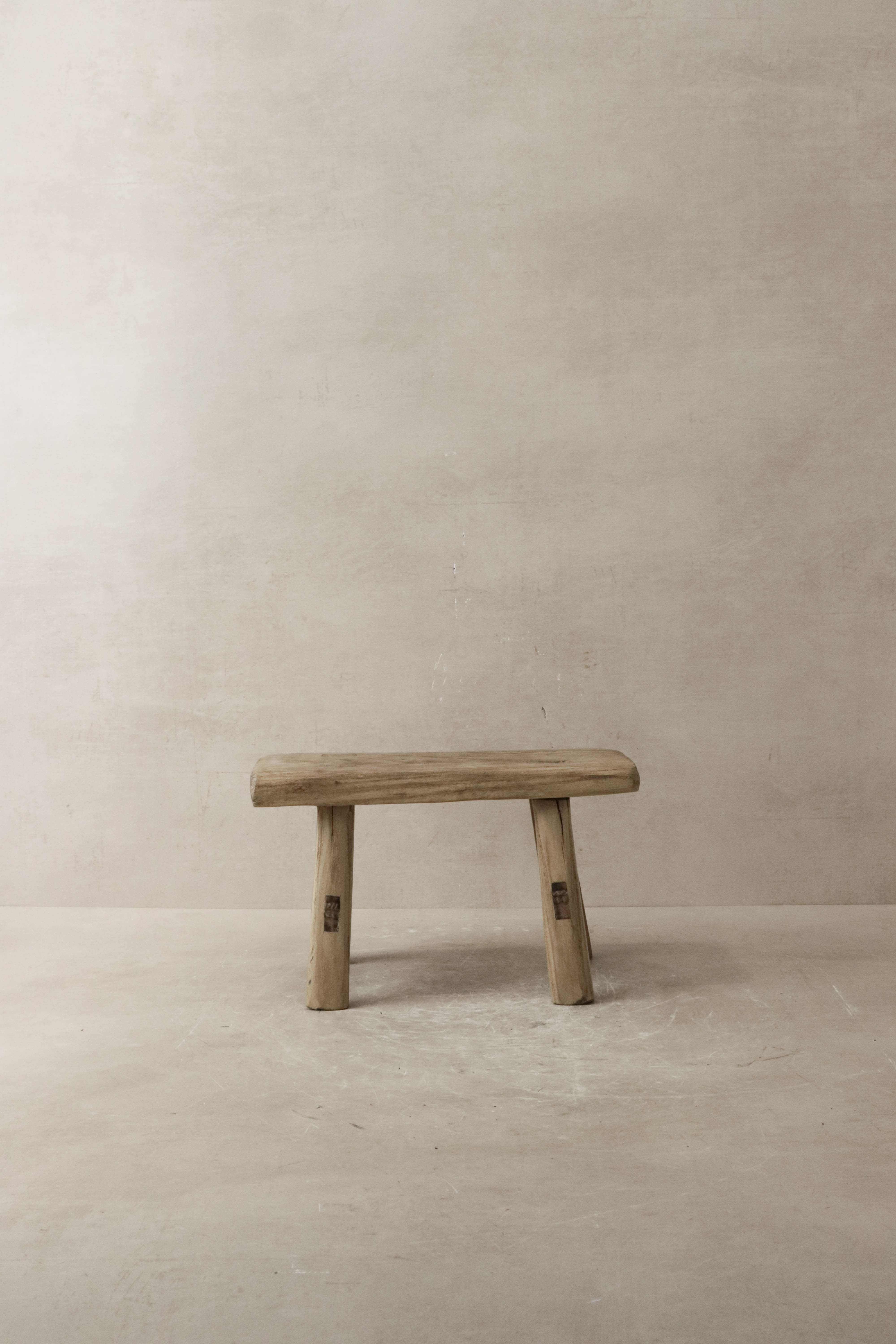 Rustikaler Vintage-Hocker aus Ulmenholz - Klein - Nr. 9