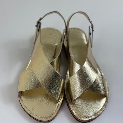 Sandales marocaines en cuir doré faites à la main