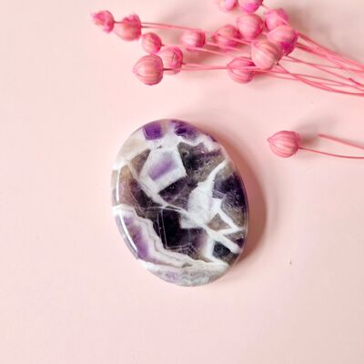 Dream Amethyst Handschmeichler – Daumenstein für Frieden und Ausgeglichenheit