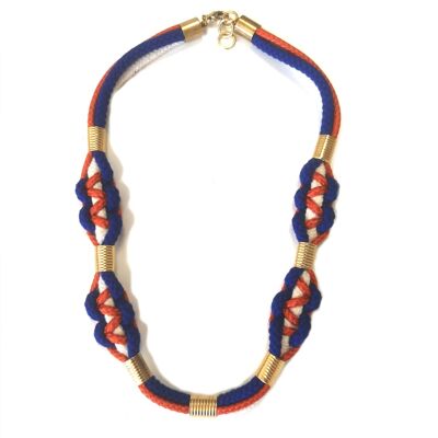 Collar M naranja y azul