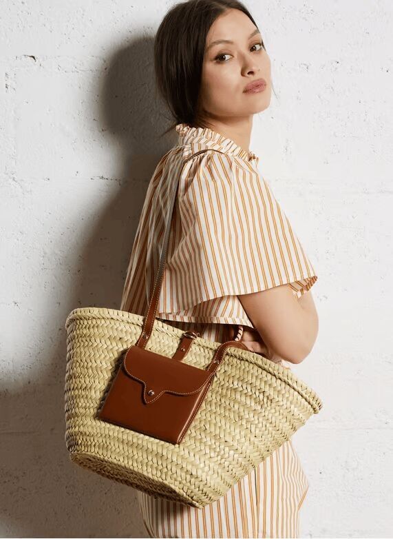 Geflochtener Korb aus Doum-Palm – handgewebte marokkanische Tragetasche mit Ledergriffen (38×26×13 cm)