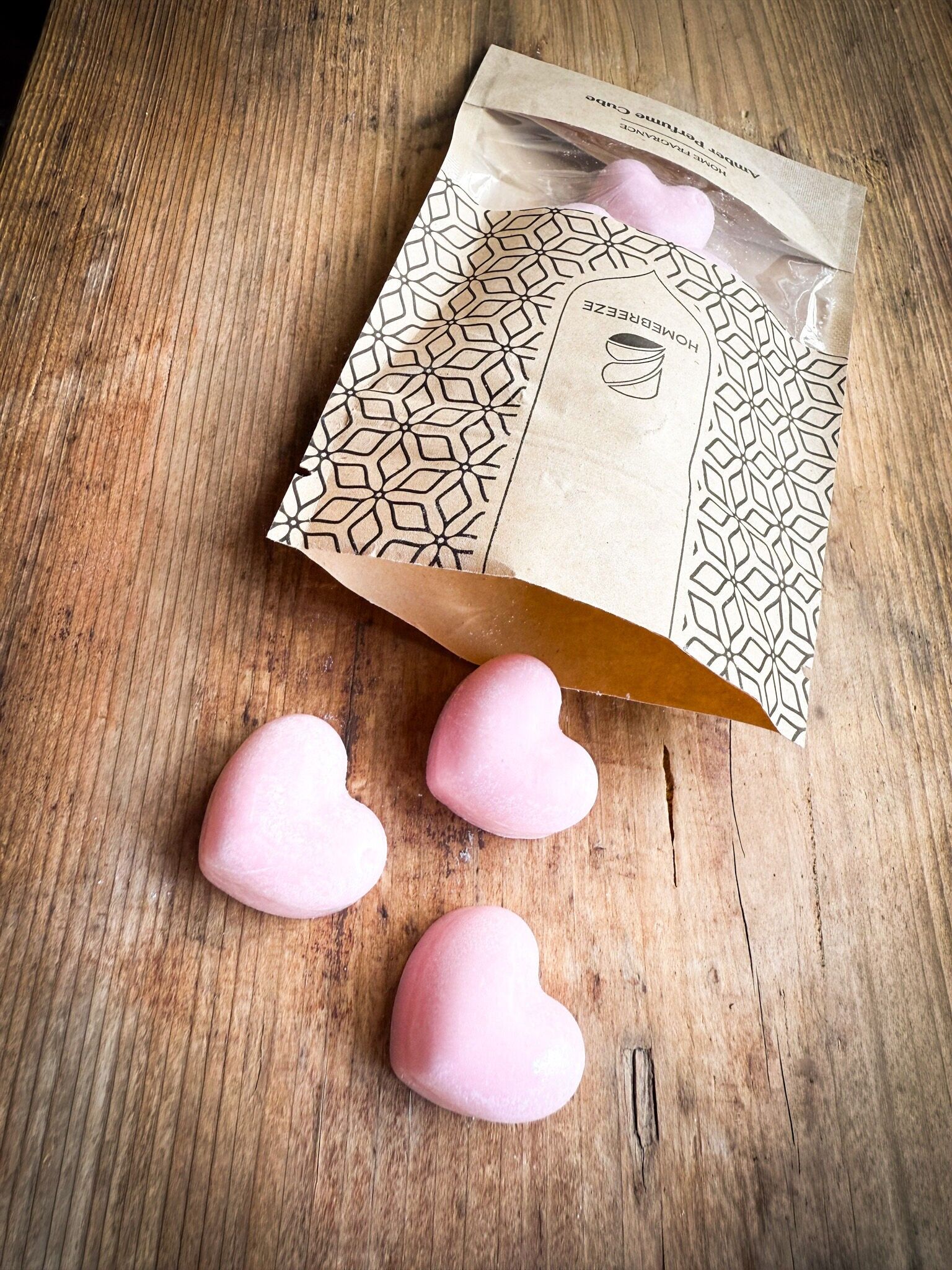 3 kleine Herzen in einer Original Homebreeze Krafttüte (verpackt zu 10 Stück)