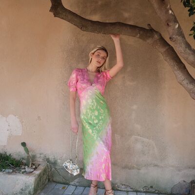 Long straight cut dress with V-neck and gold print