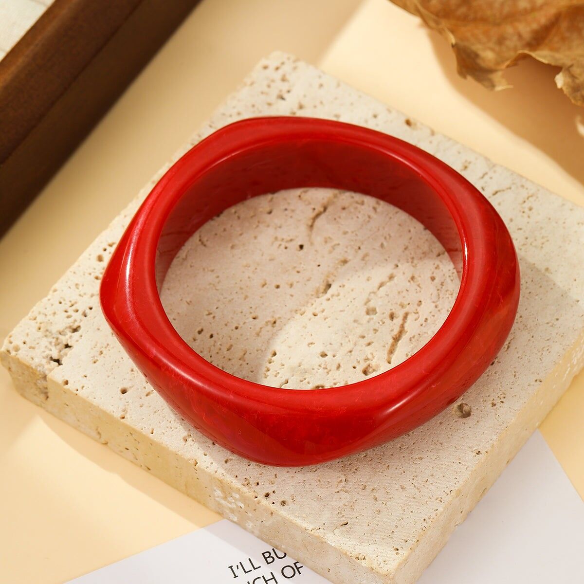 Bracciale rigido quadrato in resina Red Passion