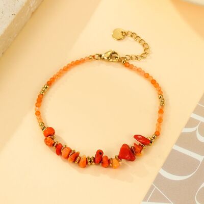 Pulsera de oro con cuentas facetadas de color naranja quemado y chips de cornalina