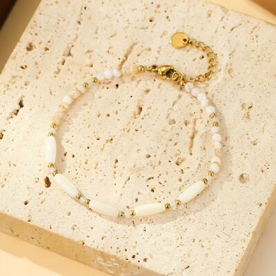 Bracciale in oro con perle bianche e frammenti allungati di madreperla
