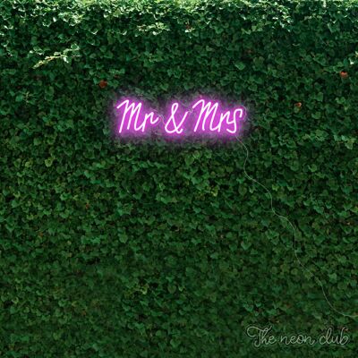 Mr & Mrs 👰🤵 45cm x 15 cm