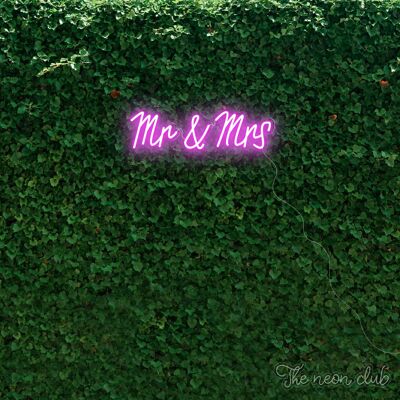 Mr & Mrs 👰🤵 60cm x 20 cm
